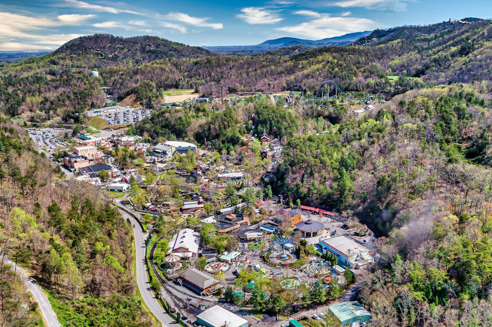 Mountain Cabin Near Dollywood-Hot Tub, Cozy,Modern Sevierville Exterior photo