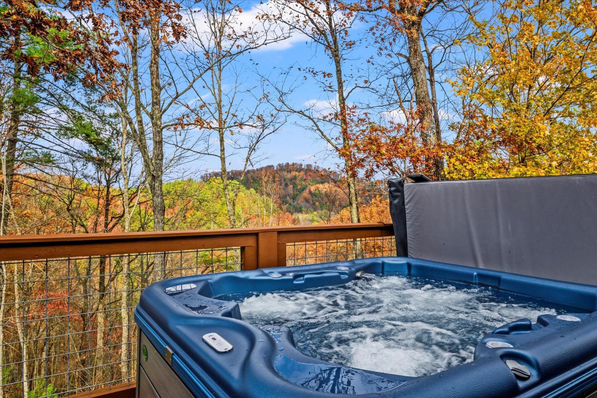 Mountain Cabin Near Dollywood-Hot Tub, Cozy,Modern Sevierville Exterior photo