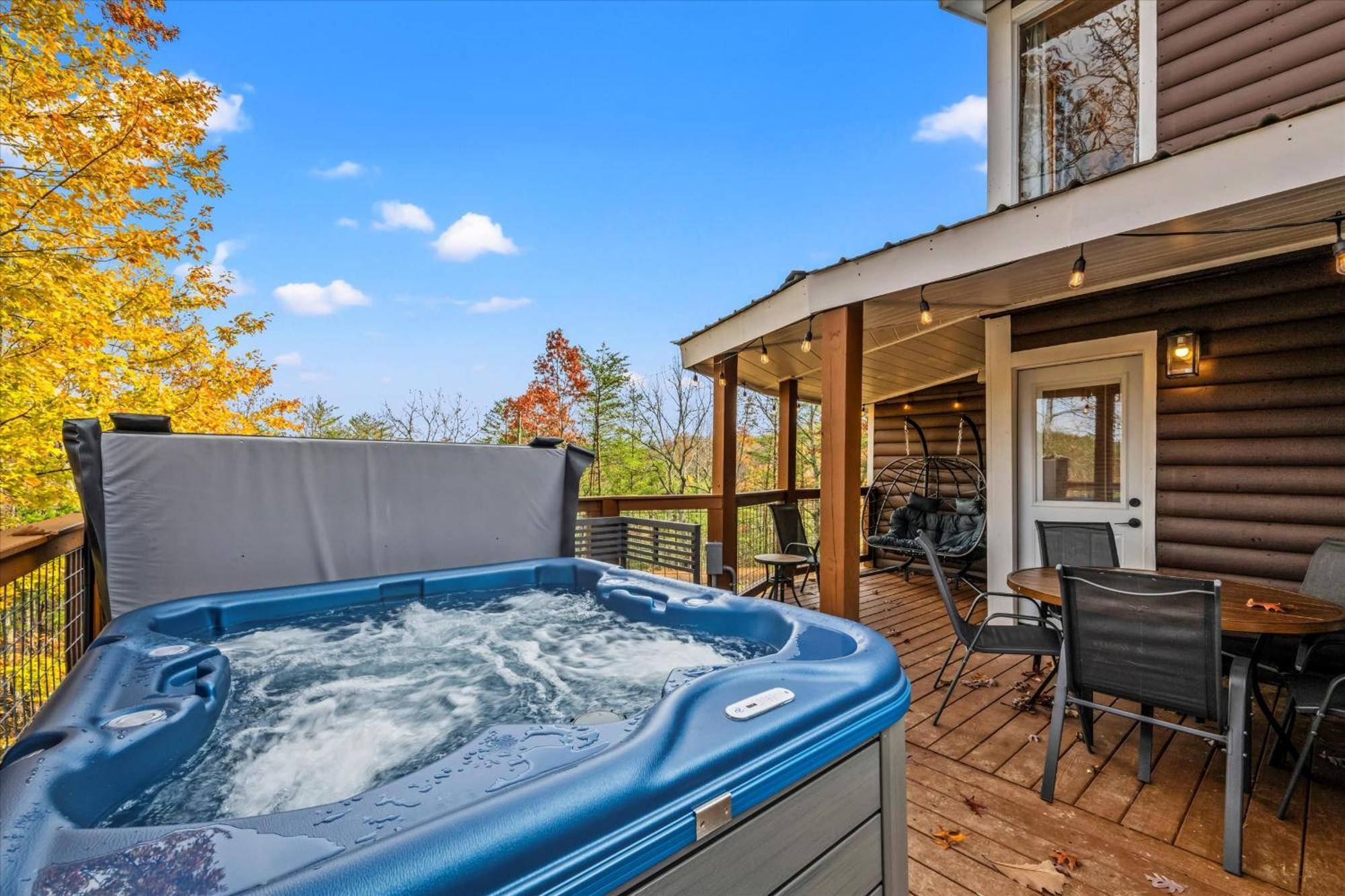 Mountain Cabin Near Dollywood-Hot Tub, Cozy,Modern Sevierville Exterior photo